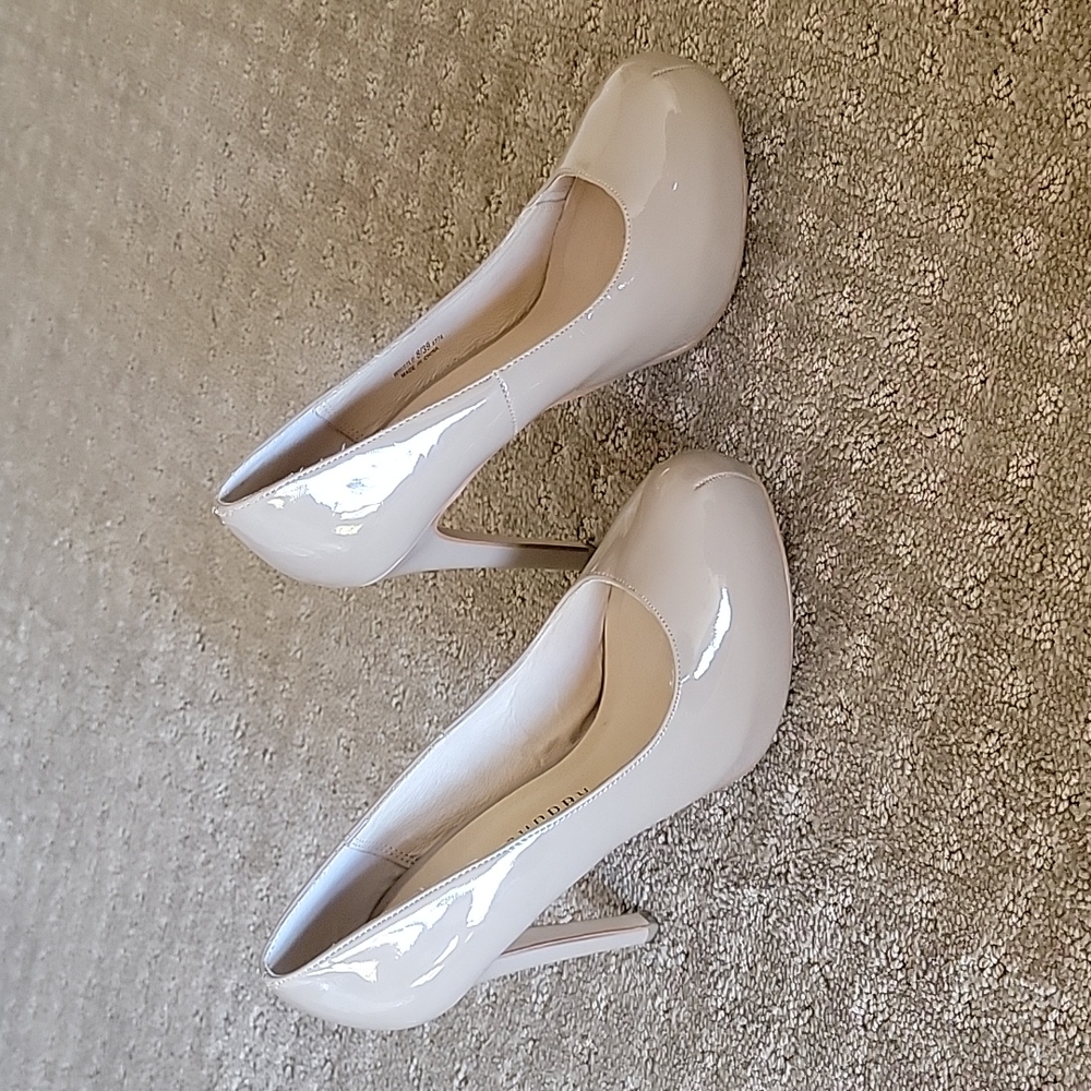 Chinese Laundry. hidden platform stilettos, nude patent, size 8